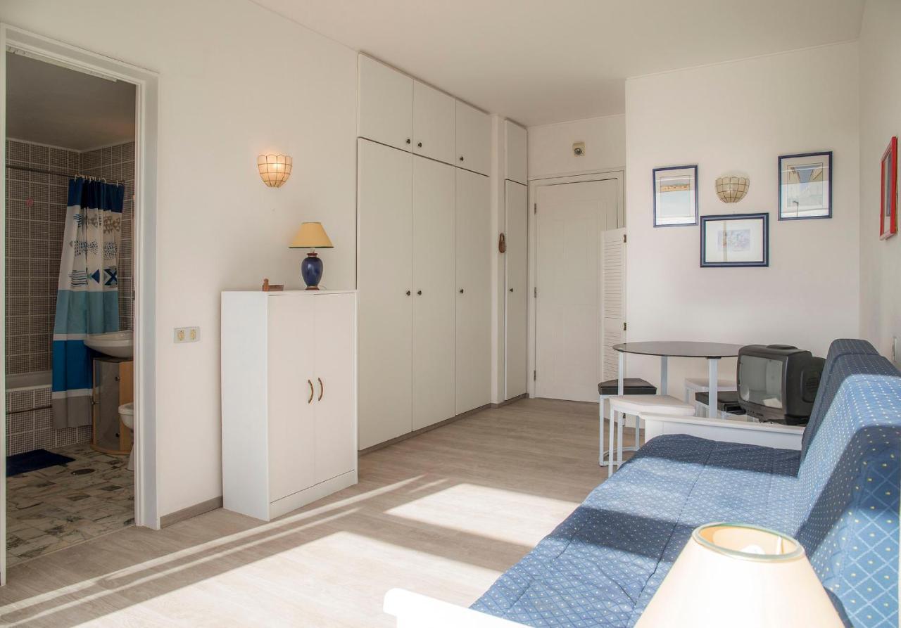 A28 - The Sea Wink Studio Apartment อัลวอร์ ภายนอก รูปภาพ