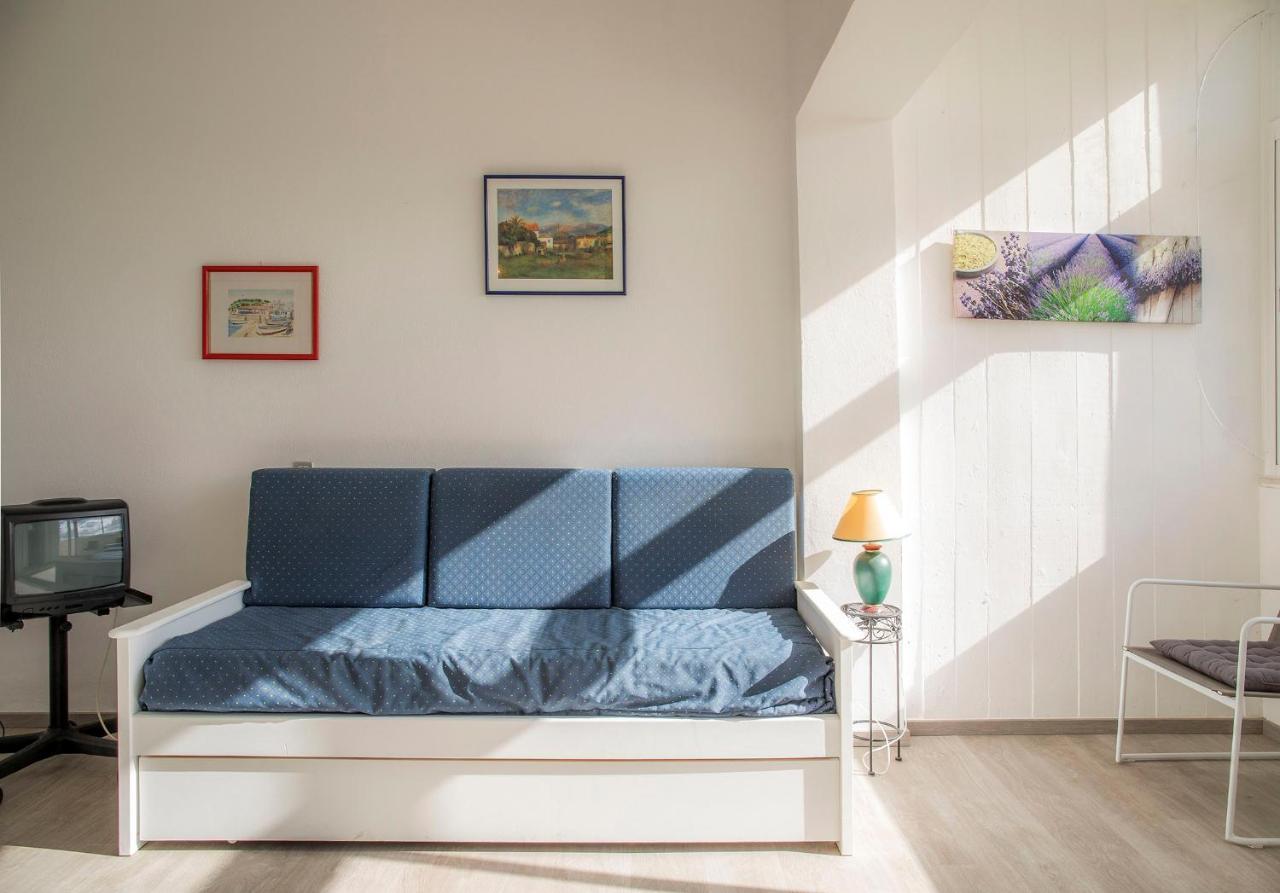 A28 - The Sea Wink Studio Apartment อัลวอร์ ภายนอก รูปภาพ