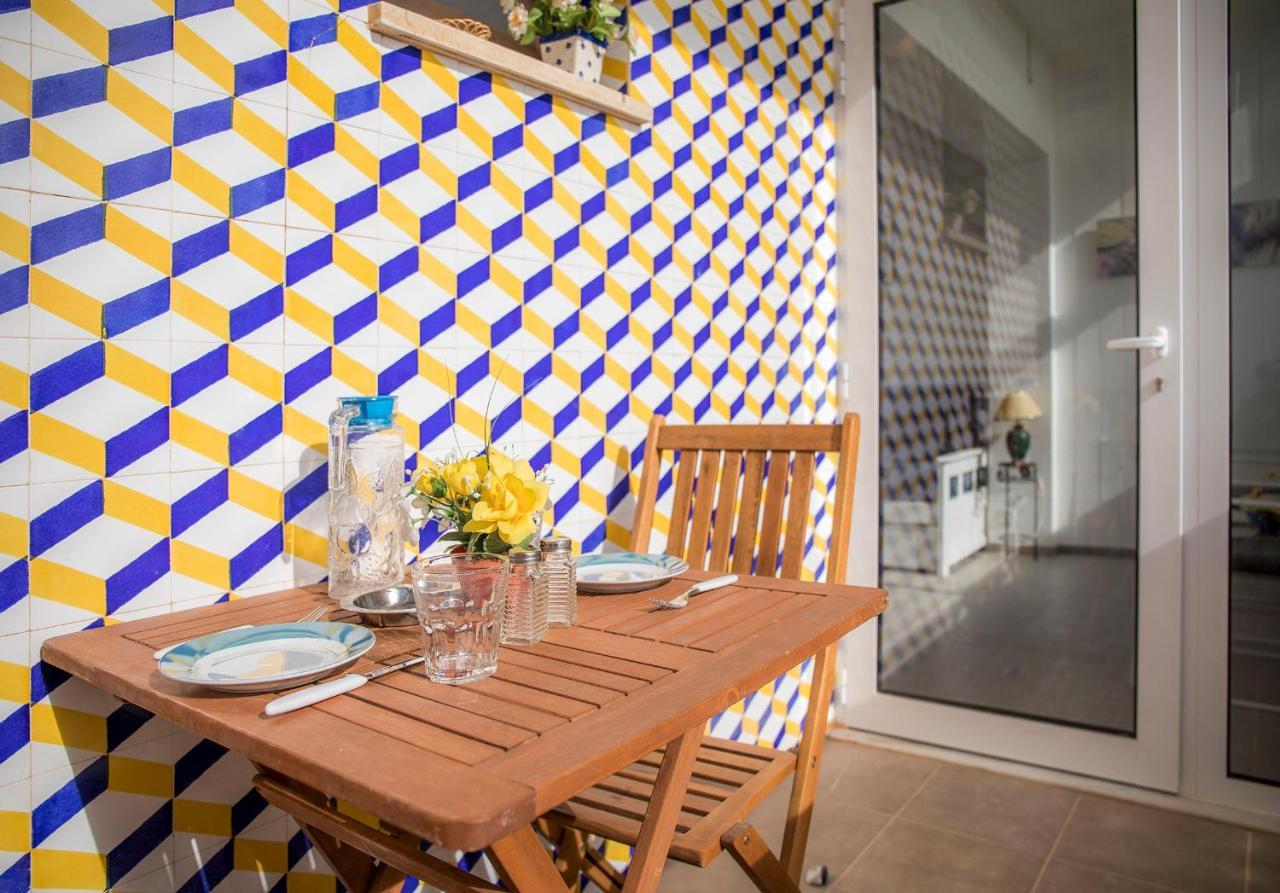 A28 - The Sea Wink Studio Apartment อัลวอร์ ภายนอก รูปภาพ
