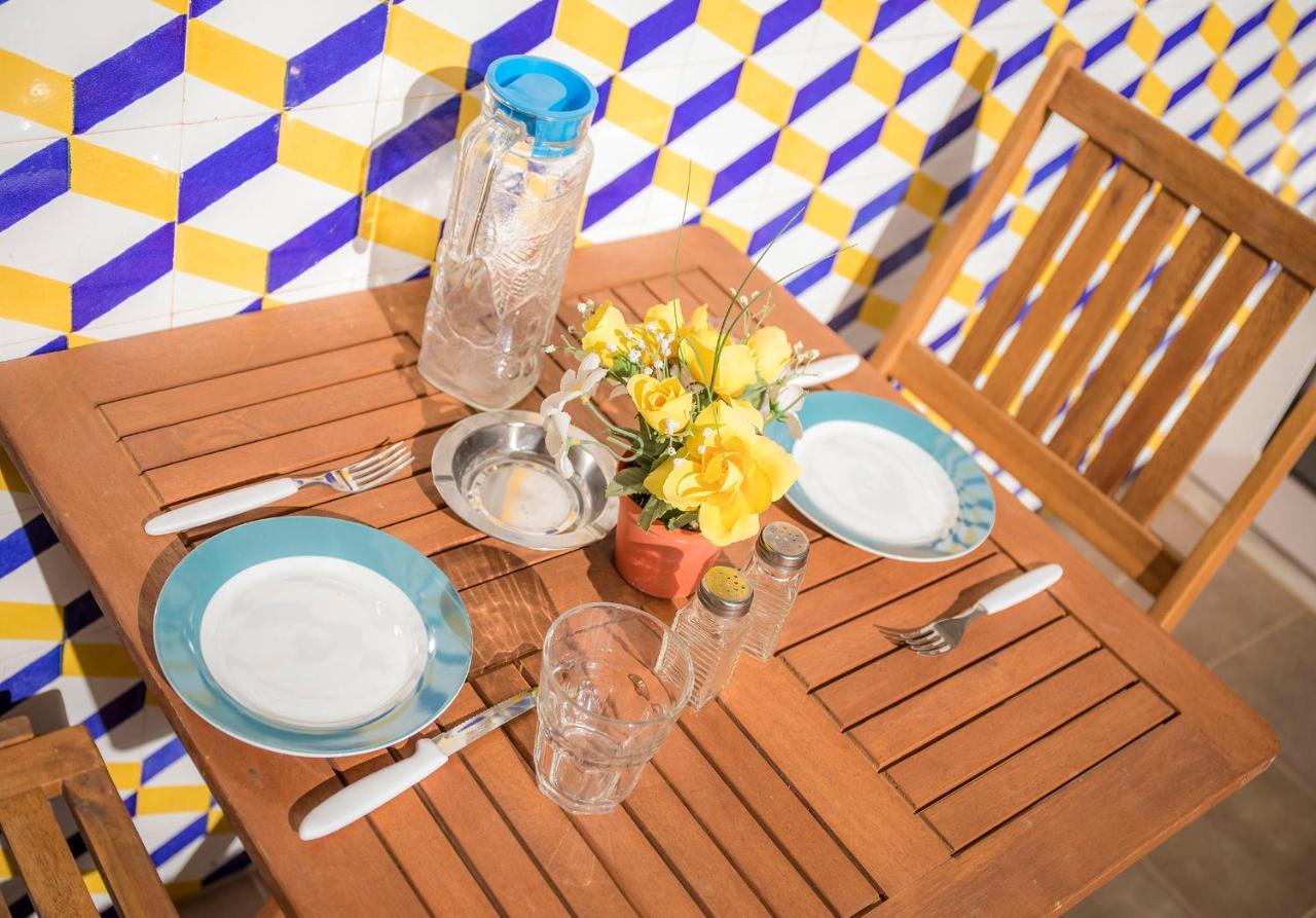 A28 - The Sea Wink Studio Apartment อัลวอร์ ภายนอก รูปภาพ