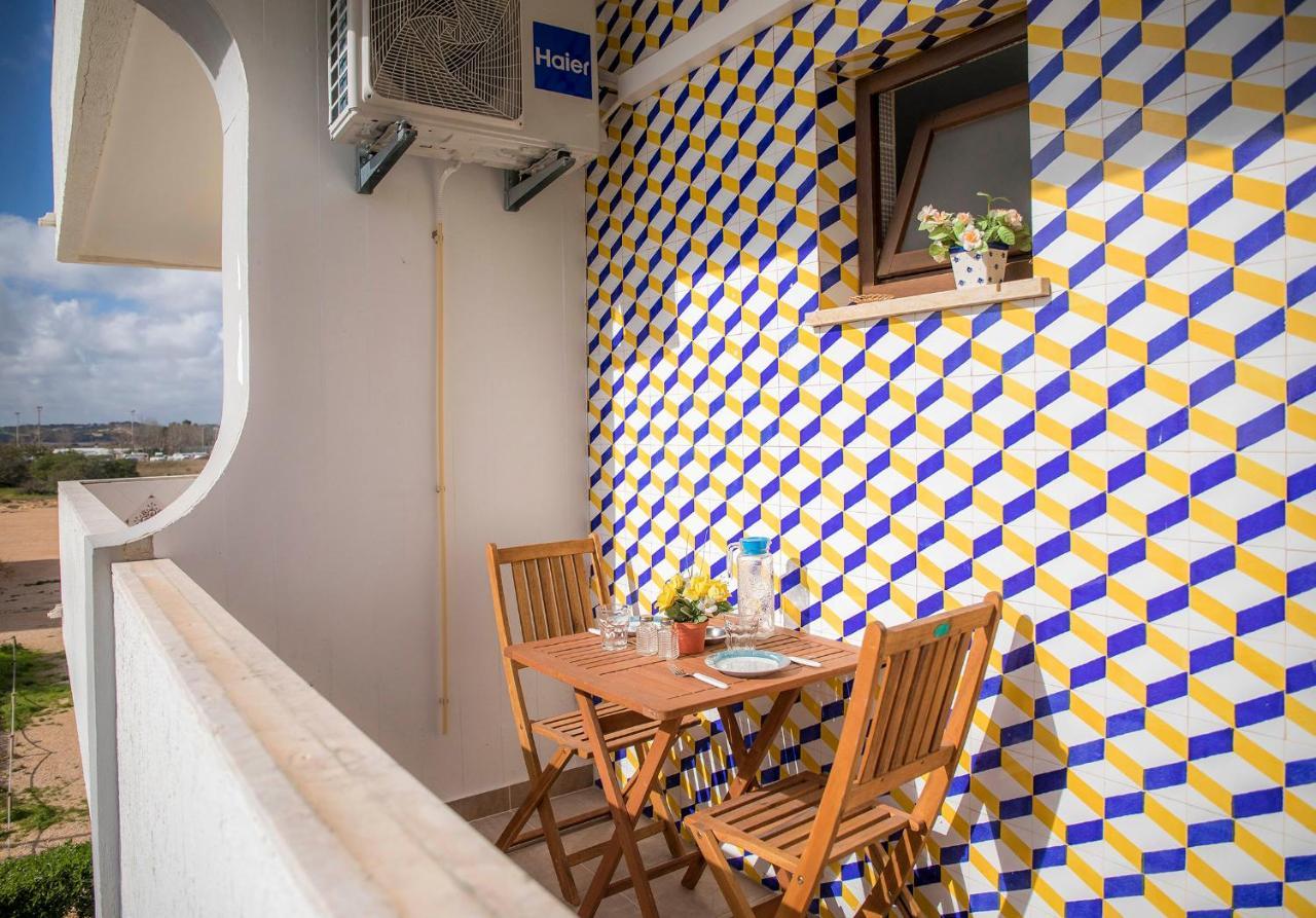 A28 - The Sea Wink Studio Apartment อัลวอร์ ภายนอก รูปภาพ